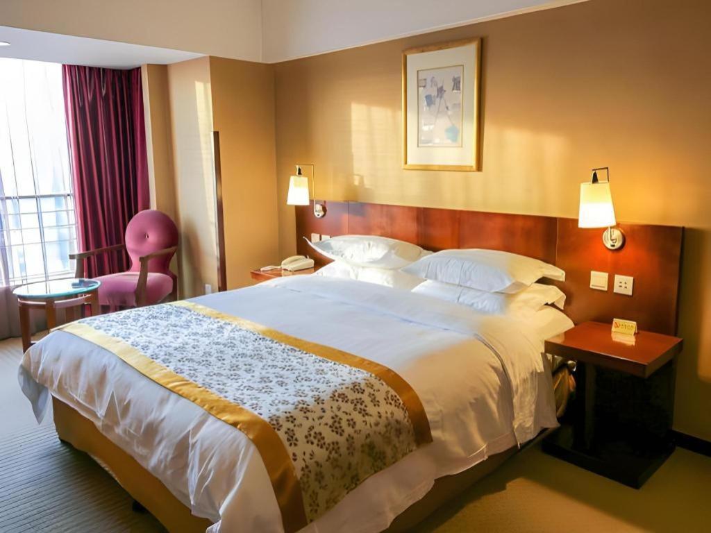 Dong Fang Hotel Пекин Екстериор снимка