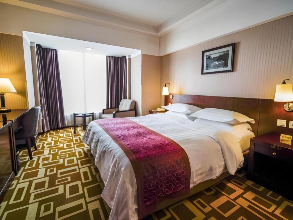 Dong Fang Hotel Пекин Екстериор снимка