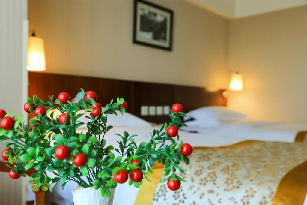 Dong Fang Hotel Пекин Екстериор снимка