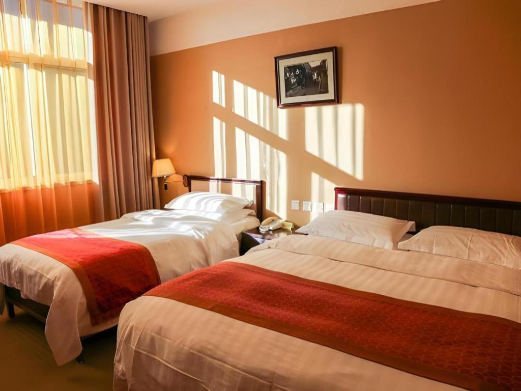 Dong Fang Hotel Пекин Екстериор снимка