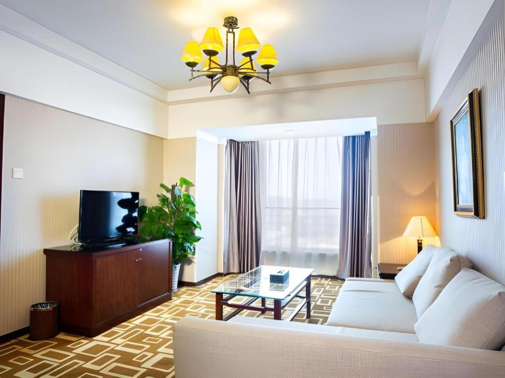 Dong Fang Hotel Пекин Екстериор снимка