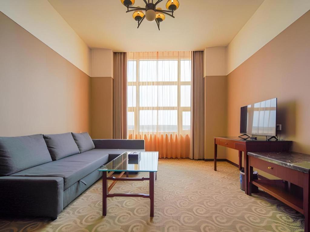 Dong Fang Hotel Пекин Екстериор снимка