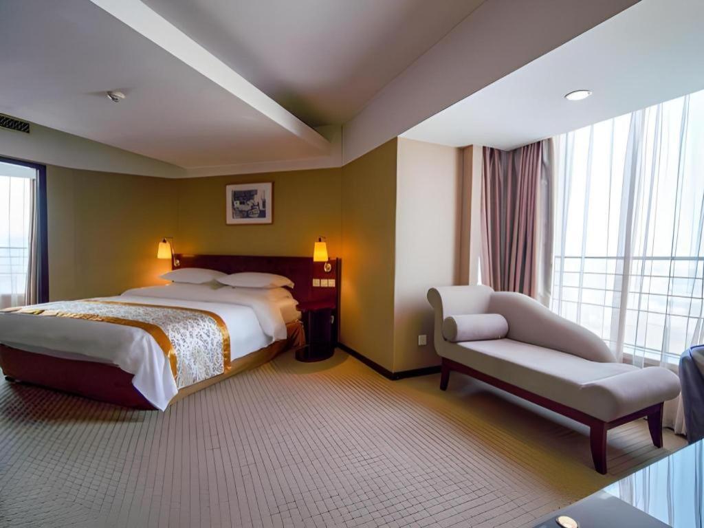 Dong Fang Hotel Пекин Екстериор снимка