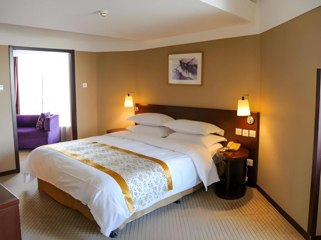 Dong Fang Hotel Пекин Екстериор снимка