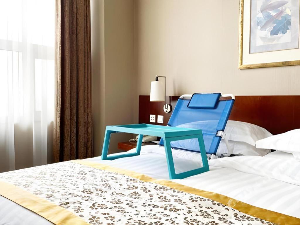 Dong Fang Hotel Пекин Екстериор снимка